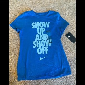 Girls Tee Nike size Medium NWT